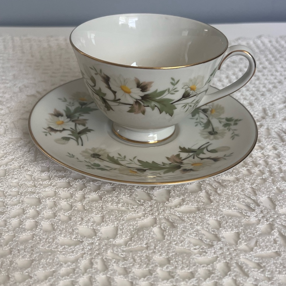 Royal Doulton Vintage Clairmont Bone Daises China Tea Cup and Saucer